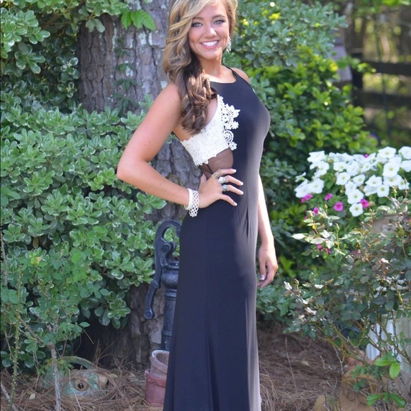 Dave and Johnny Black long dress with sheer panel - Picture 5 of 12